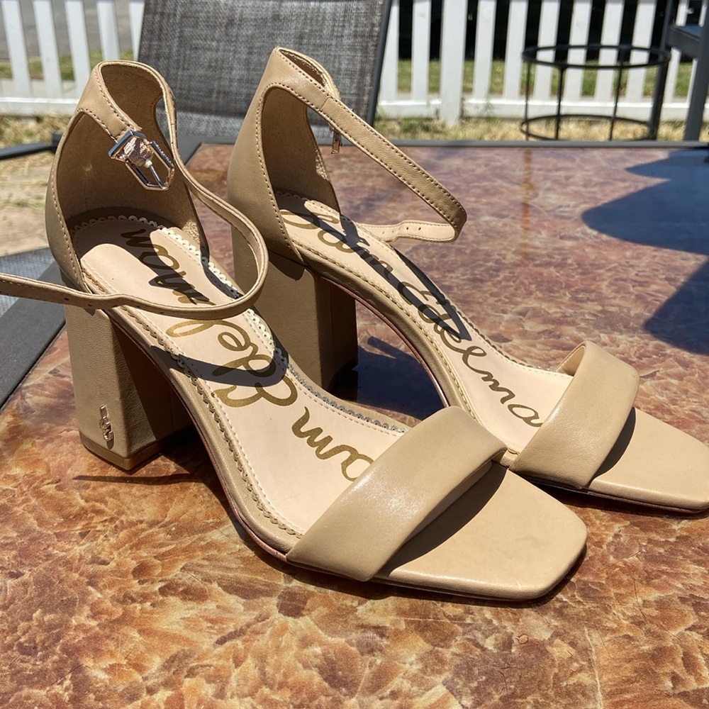 Sam Edelman nude heels